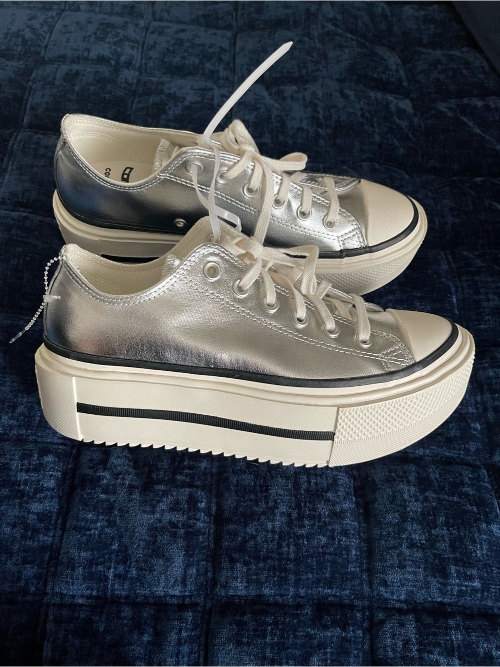 CONVERSE Women’s Silver Low-Top Platform double stack size 9 - Picture 1 of 4